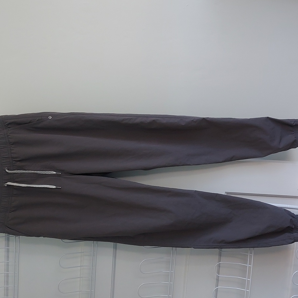 Vuori Kore Jogger Lined Dark Oregano NWOT